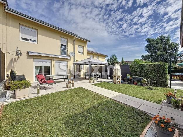 Maison à vendre 599 000 € 5 pièces 4 chambres 99 m² 430 m² de terrain Versonnex 01210