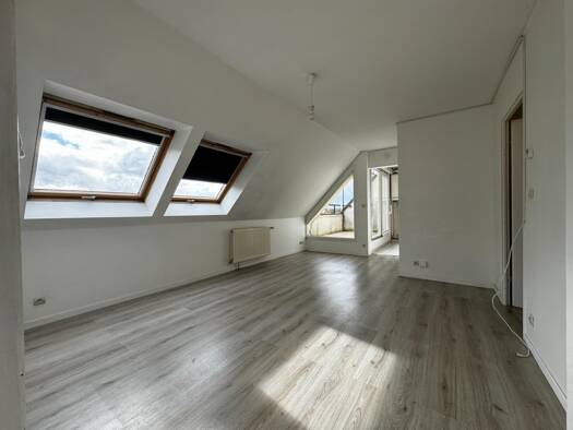 Appartement à louer 650 € 2 pièces 1 chambre 43 m² 3ème étage Saint Pierre Amiens 80000