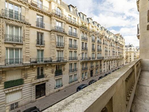 Appartement à vendre 2 530 000 € 8 pièces 5 chambres 243 m² Étage 2/6 Paris 16ème arrondissement 75016
