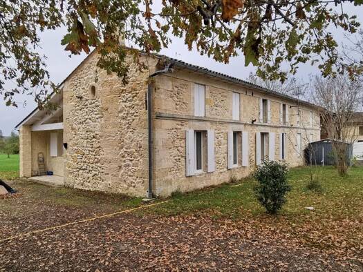 Maison à vendre 416 000 € 7 pièces 5 chambres 360 m² 9 000 m² de terrain Nord Ouest Saint-André-de-Cubzac 33240