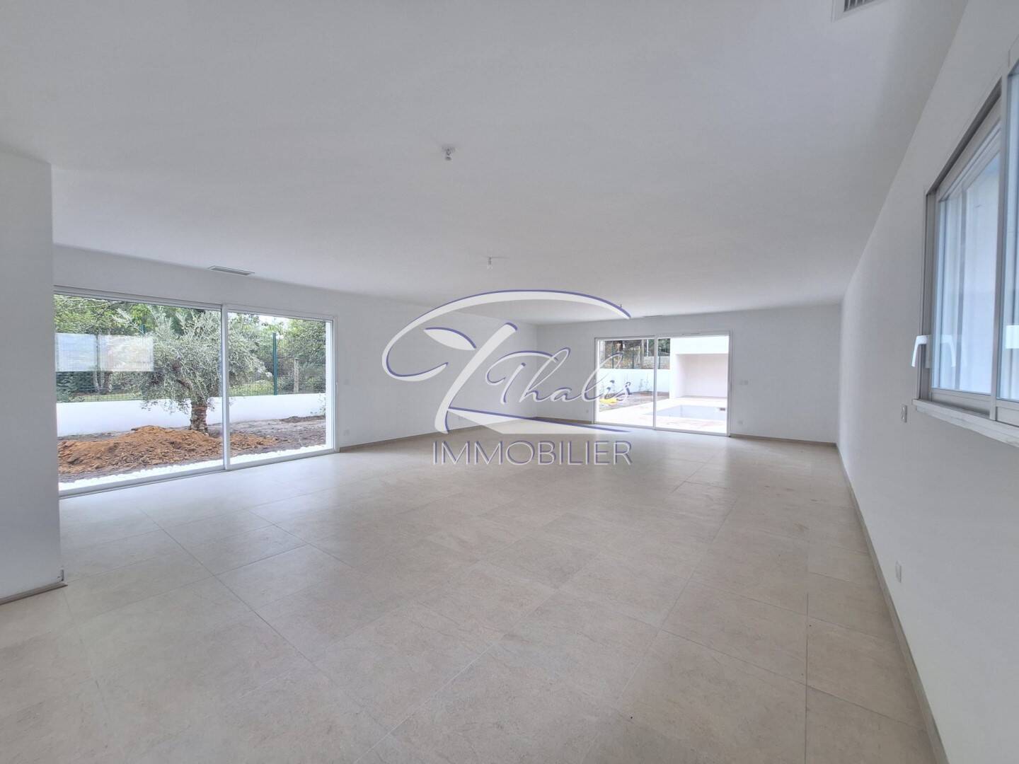 Maison à vendre, 140m², MONTUSSAN