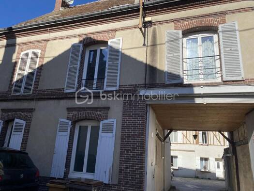 Maison de ville à vendre 462 000 € 15 pièces 8 chambres 261 m² 377 m² de terrain Dreux 28100