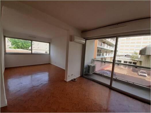 Appartement à louer 867 € 4 pièces 2 chambres 80 m² 1er étage Centre Ville-Louis Blanc Ales 30100