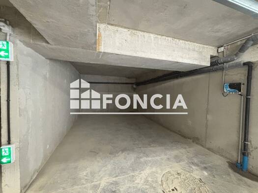 Parking à louer 100 € 17,8 m² Nord Les Angles 30133