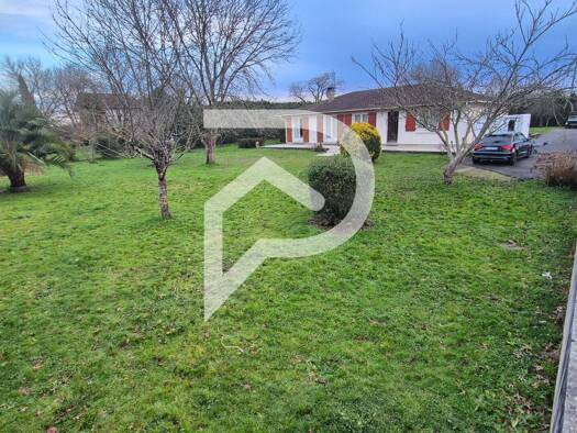 Maison de plain-pied à vendre 325 500 € 5 pièces 4 chambres 135 m² 2 589 m² de terrain Amou 40330