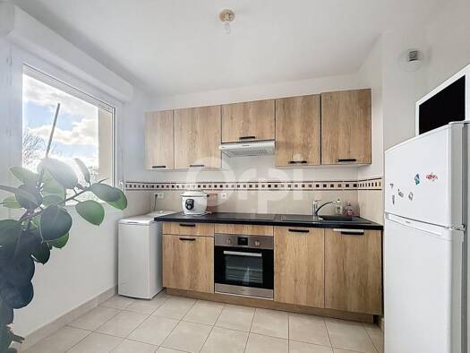 Appartement à louer 700 € 2 pièces 1 chambre 48 m² Étage 1/3 Nord Est-Sud Ouest Clermont 60600
