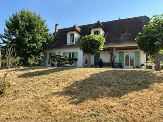 Maison à vendre 235 000 € 5 pièces 4 chambres 175 m² 11 000 m² de terrain Nanthiat 24800