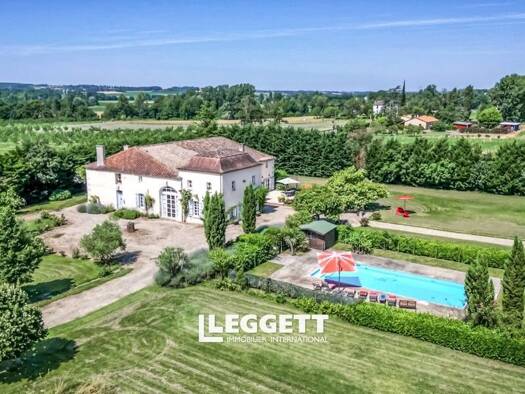 Maison à vendre 1 265 000 € 14 pièces 9 chambres 705 m² 34 680 m² de terrain Duras 47120