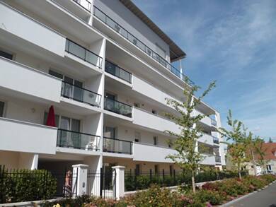 Appartement à louer 830 € 3 pièces 2 chambres 67 m² Étage 3/4 Luce 28110