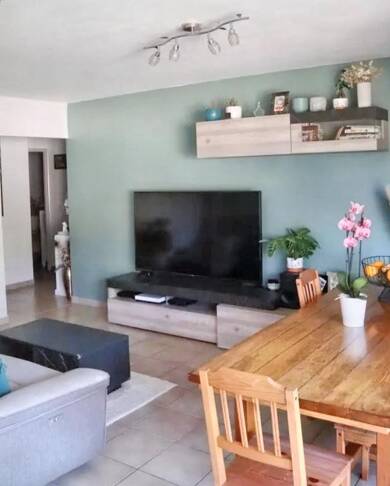 Appartement à louer 1 490 € 4 pièces 3 chambres 80 m² RDC Vers 74160