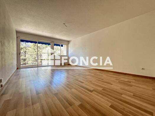 Appartement à louer 795 € 2 pièces 1 chambre 52,5 m² Étage 1/3 Notre Dame des Routes Toulon 83200