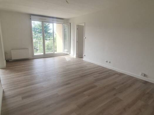 Appartement à vendre 201 000 € 5 pièces 1 chambre 101 m² Étage 4/7 Saint Marcel Marseille 11ème 13011