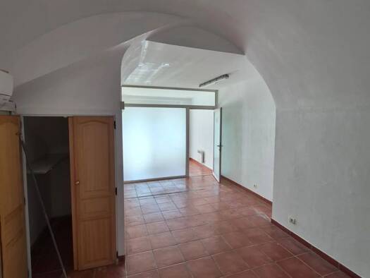 Local commercial à louer 600 € 31,17 m² de surface de vente Centre Gardanne 13120