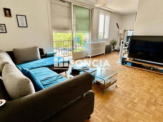 Appartement à vendre 320 000 € 3 pièces 2 chambres 75 m² Étage 3/3 Ouest Ferney-Voltaire 01210