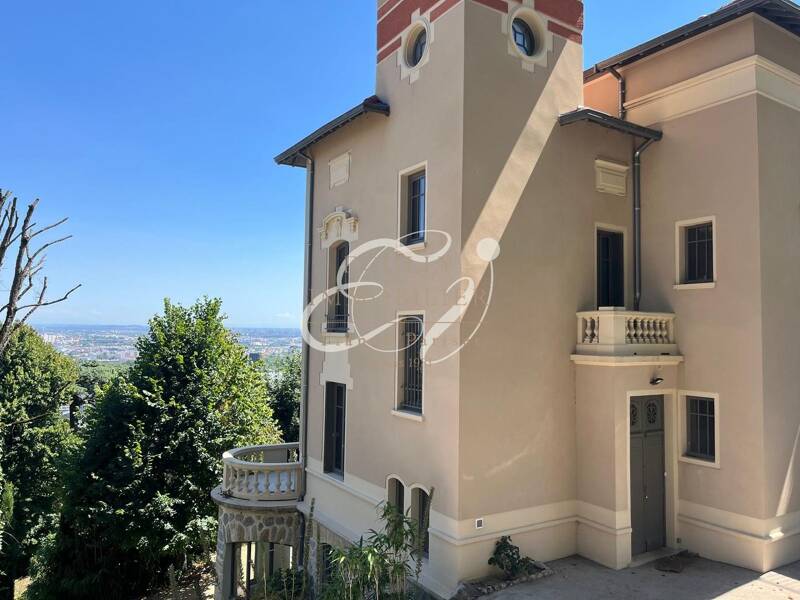 Maison à louer, 179m², SAINTE FOY LES LYON