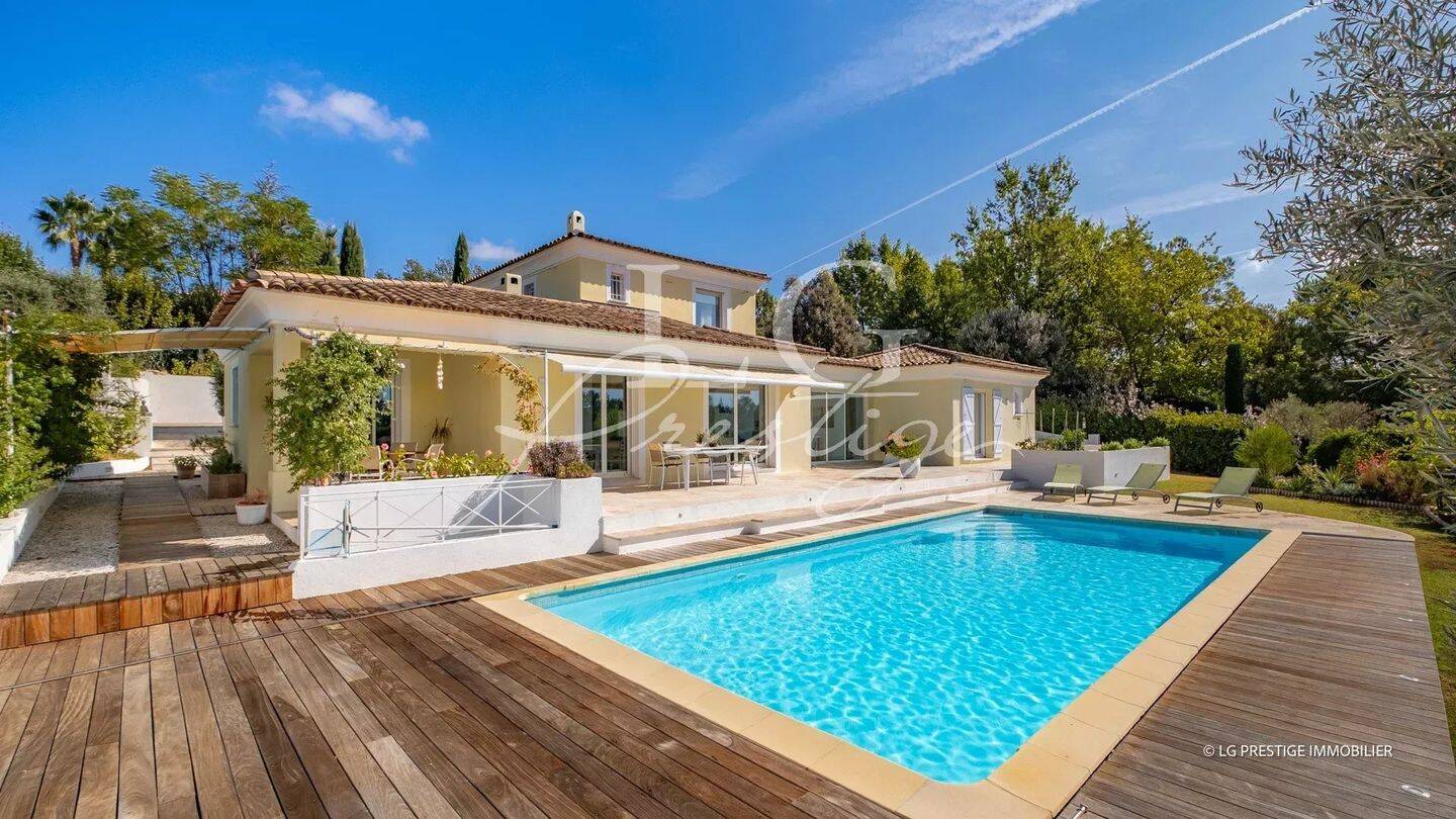 Maison à vendre, 206m², BAGNOLS EN FORET
