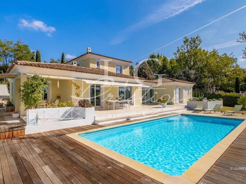 Maison à vendre, 206m², BAGNOLS EN FORET