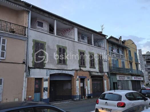 Immeuble à vendre 120 000 € 400 m² Gespe-Courteboule Tarbes 65000