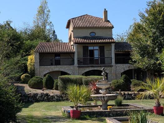 Maison à vendre 560 000 € 9 pièces 6 chambres 286 m² 30 000 m² de terrain Nord Condom 32100