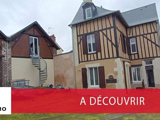 Maison à vendre 219 000 € 6 pièces 2 chambres 224 m² 424 m² de terrain Montval-sur-Loir 72500