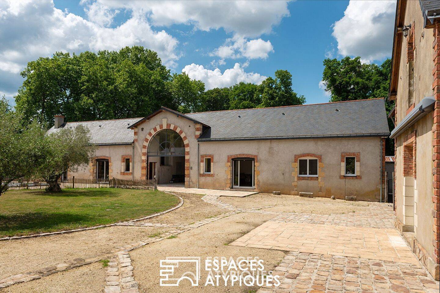 Maison à vendre, 481m², SEICHES SUR LE LOIR