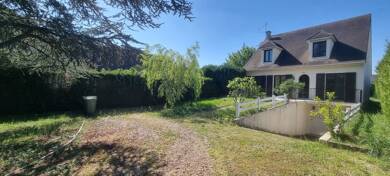 Maison à louer 2 000 € 8 pièces 6 chambres 166 m² 1 040 m² de terrain Haut Maule 78580