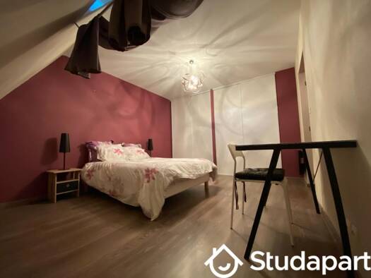 Appartement à louer 850 € 4 pièces 1 chambre 63 m² 4ème étage Les Fontaines Tours 37200