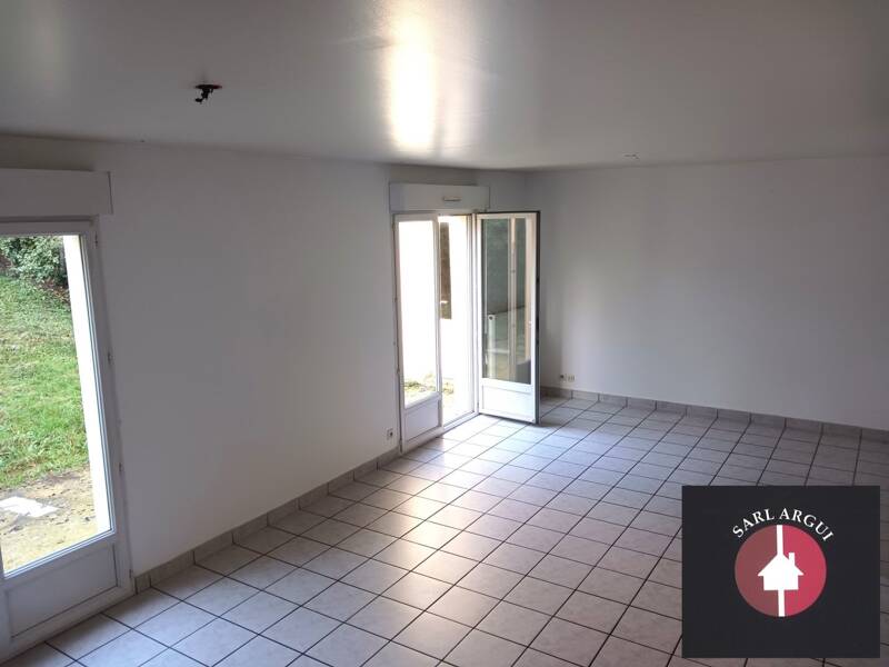 Maison à louer, 103m², SAINT THIBAULT DES VIGNES