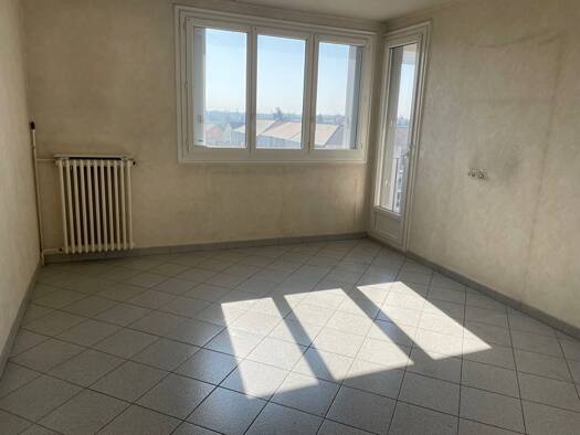 Appartement à vendre 143 000 € 3 pièces 2 chambres 57 m² Étage 5/5 Centre Est-Village Trappes 78190