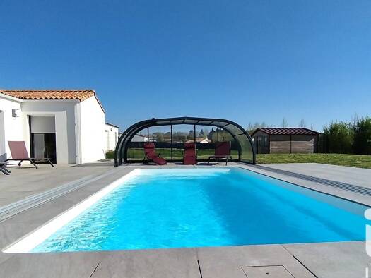 Maison de plain-pied à vendre 323 000 € 4 pièces 3 chambres 105 m² 703 m² de terrain Saint-Valérien 85570