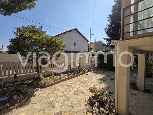 Maison en viager Bouquet 58 400 € 3 pièces 2 chambres 90 m² 424 m² de terrain Les Blaches-Les Champs Montelimar 26200
