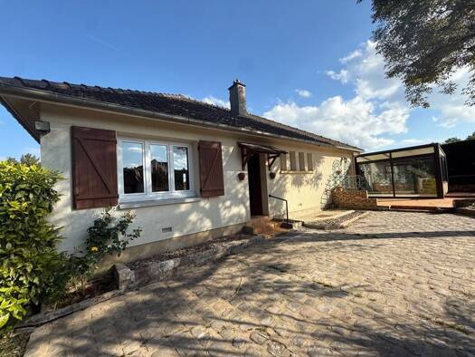 Maison de plain-pied à vendre 284 800 € 4 pièces 2 chambres 129 m² 4 426 m² de terrain Jouy 28300