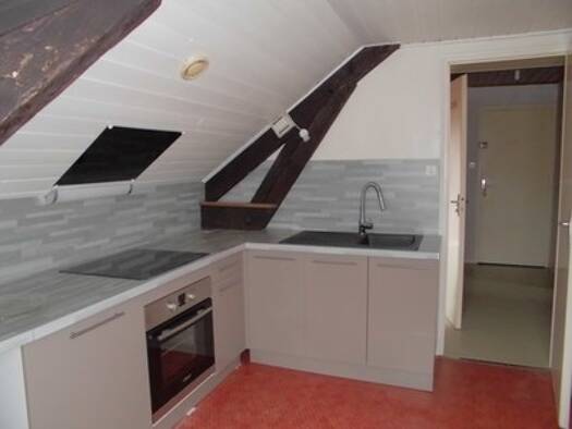 Appartement à louer 373 € 2 pièces 1 chambre 30,1 m² Dernier étage, Étage 3/3 Jean-Jaurès-Petit-Banque Vesoul 70000