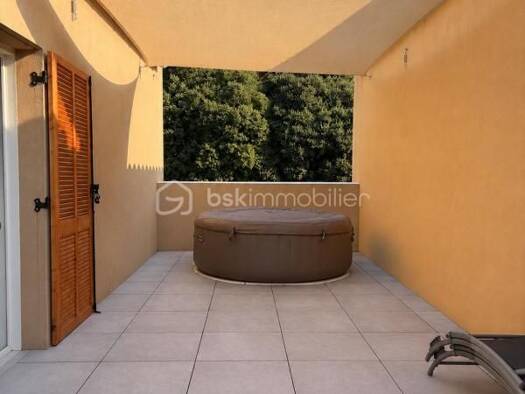 Duplex à vendre 290 000 € 4 pièces 3 chambres 75 m² Étage 1/1 Centre Les Arcs 83460