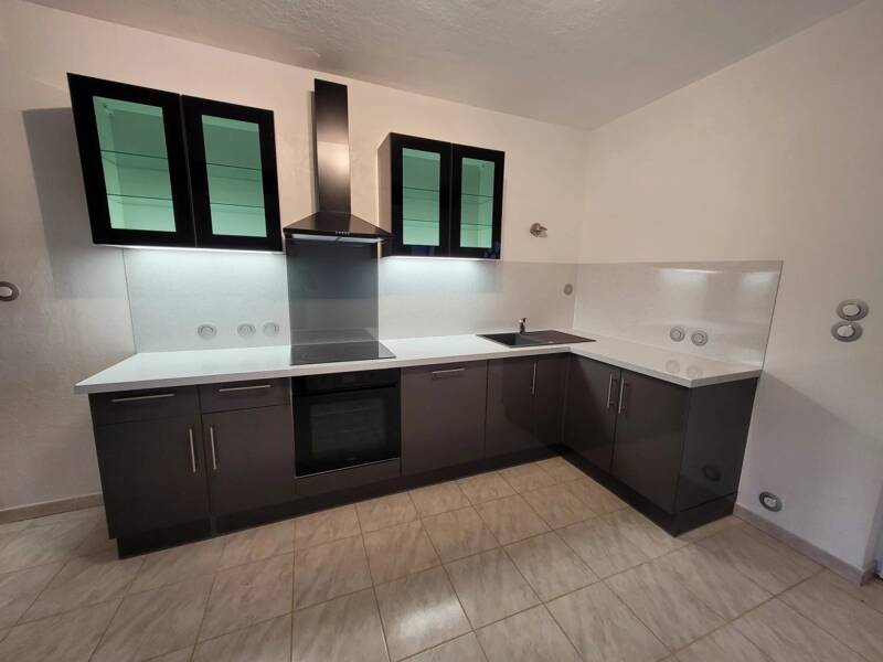 Maison à louer, 77m², GUEREINS