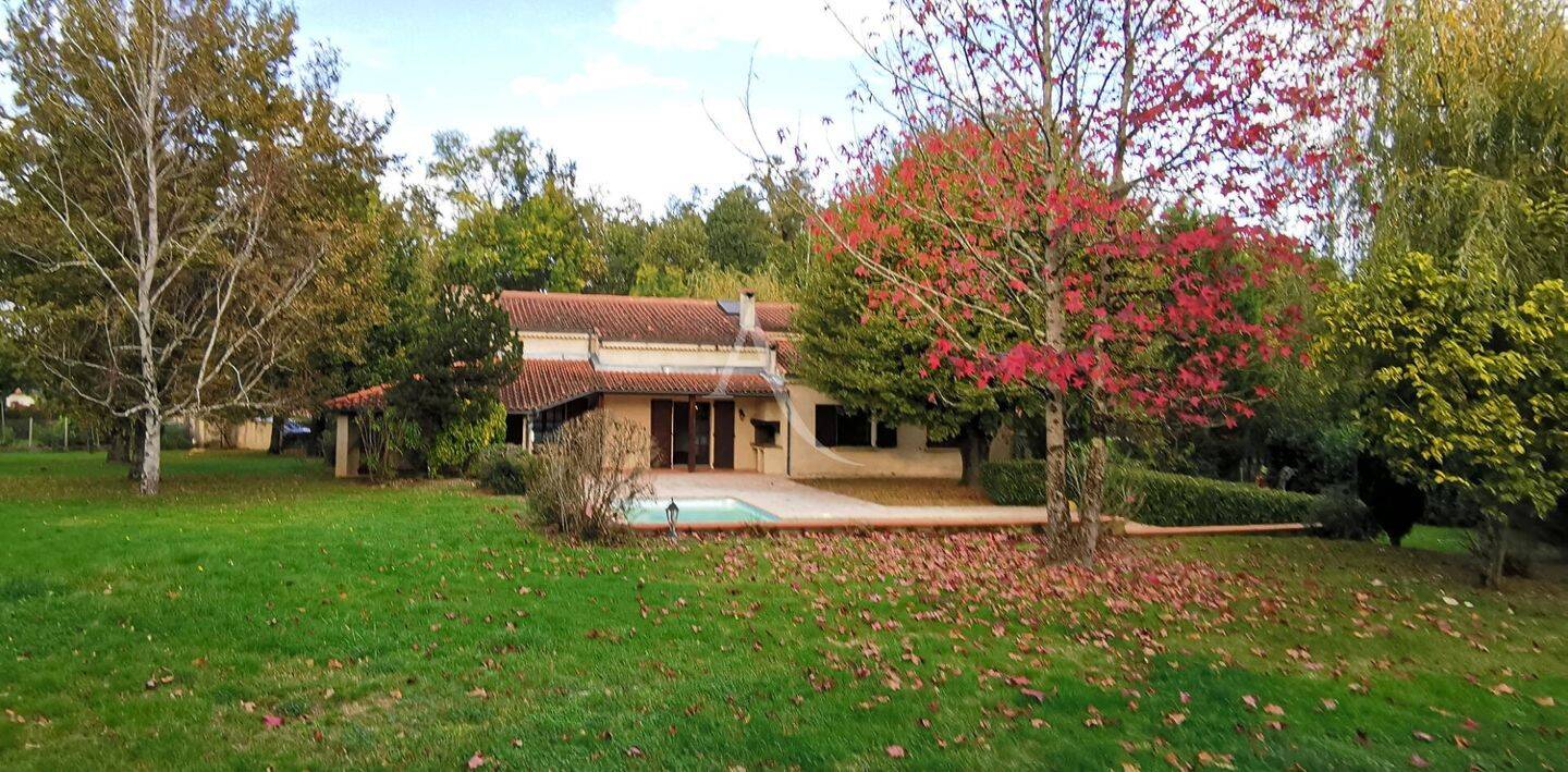 Maison à vendre, 227m², LAPEYROUSE FOSSAT