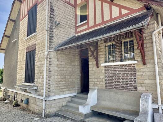 Maison à vendre 99 000 € 7 pièces 4 chambres 132 m² 1 004 m² de terrain Mussy-sur-Seine 10250