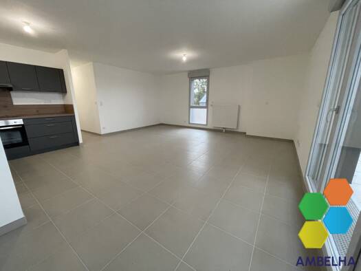 Appartement à louer 1 129 € 4 pièces 3 chambres 90,4 m² Étage 3/3 Saran 45770
