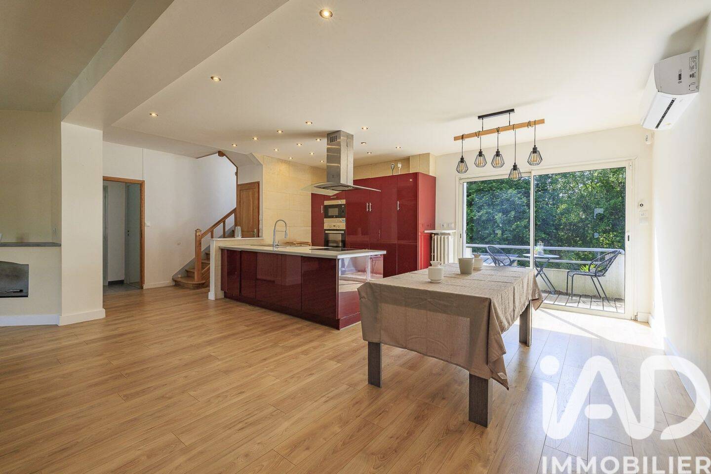 Maison à vendre, 193m², SAINT MEDARD DE GUIZIERES