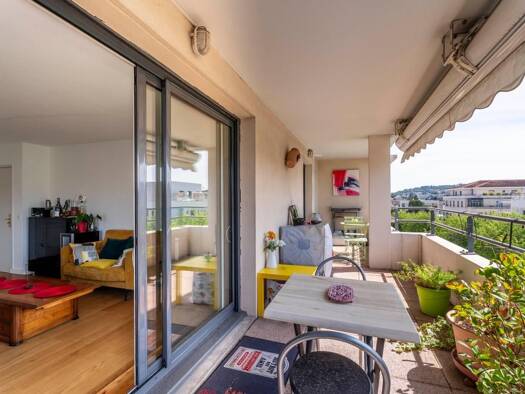Appartement à vendre 290 000 € 4 pièces 3 chambres 85 m² Étage 5/6 centre Ville-La Chartonnière-La Barre Villefranche-sur-Saône 69400