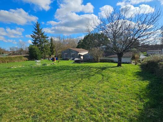 Maison à vendre 220 000 € 6 pièces 4 chambres 230 m² 2 347 m² de terrain Marignac 17800