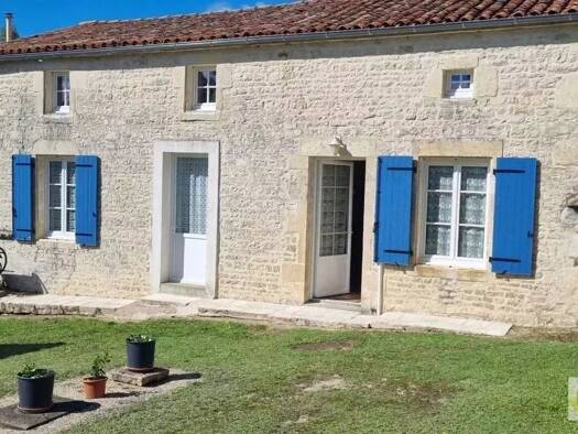 Maison à vendre 113 400 € 3 pièces 2 chambres 87,5 m² 843 m² de terrain Longré 16240