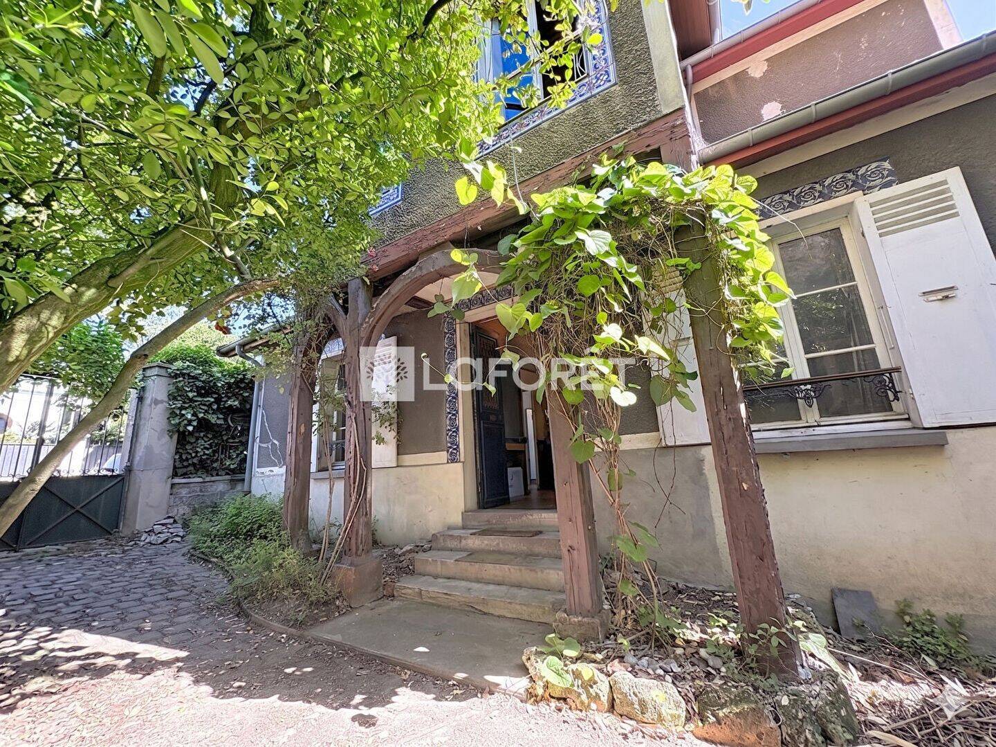 Maison à vendre, 197m², SURESNES