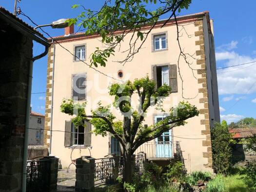Maison à vendre 199 500 € 9 pièces 6 chambres 223 m² 1 000 m² de terrain Saint-Georges-d'Aurac 43230