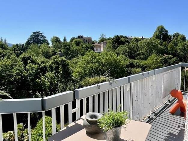 Appartement à vendre 549 000 € 6 pièces 4 chambres 140 m² Étage 2/2 Centre et Sud Est Saint-Didier-au-Mont-d'Or 69370