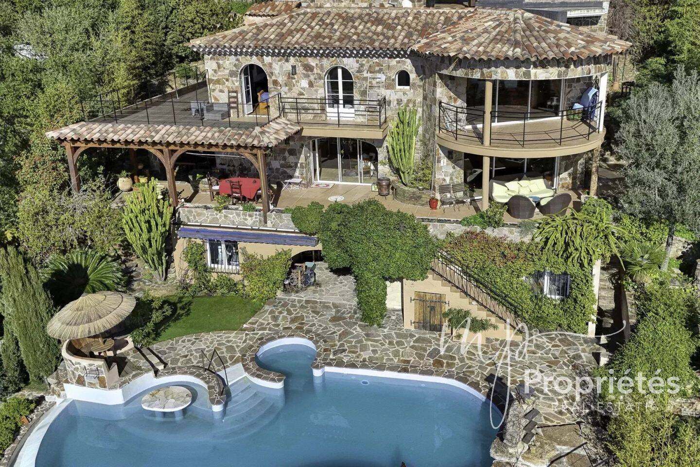 Maison à vendre, 386m², RAYOL CANADEL SUR MER