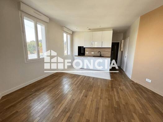 Appartement à louer - logement étudiant 850 € 2 pièces 1 chambre 37,8 m² 1er étage Les Deux Vallées Brunoy 91800