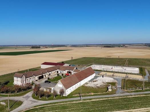 Ferme équestre à vendre 1 665 000 € 1 700 m² 55 074 m² de terrain Peripherie Nangis 77370