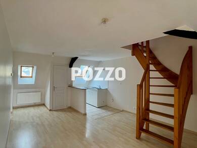 Appartement à louer 485 € 2 pièces 1 chambre 32 m² 3ème étage Coeur Centre Ville Bayeux 14400