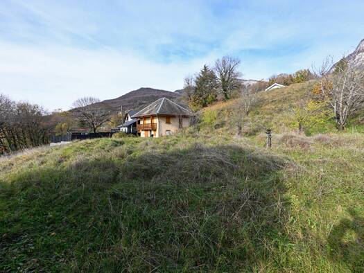 Terrain constructible à vendre 580 000 € 2 160 m² de terrain Nord Saint-Alban-Leysse 73230